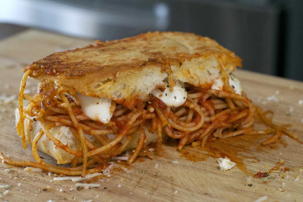 Resep Spaghetti Sandwich yang Praktis untuk Menu Bekal, Lumer Abis!