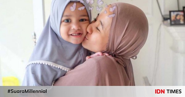 Anak artis ini tampil menggemaskan dengan hijab
