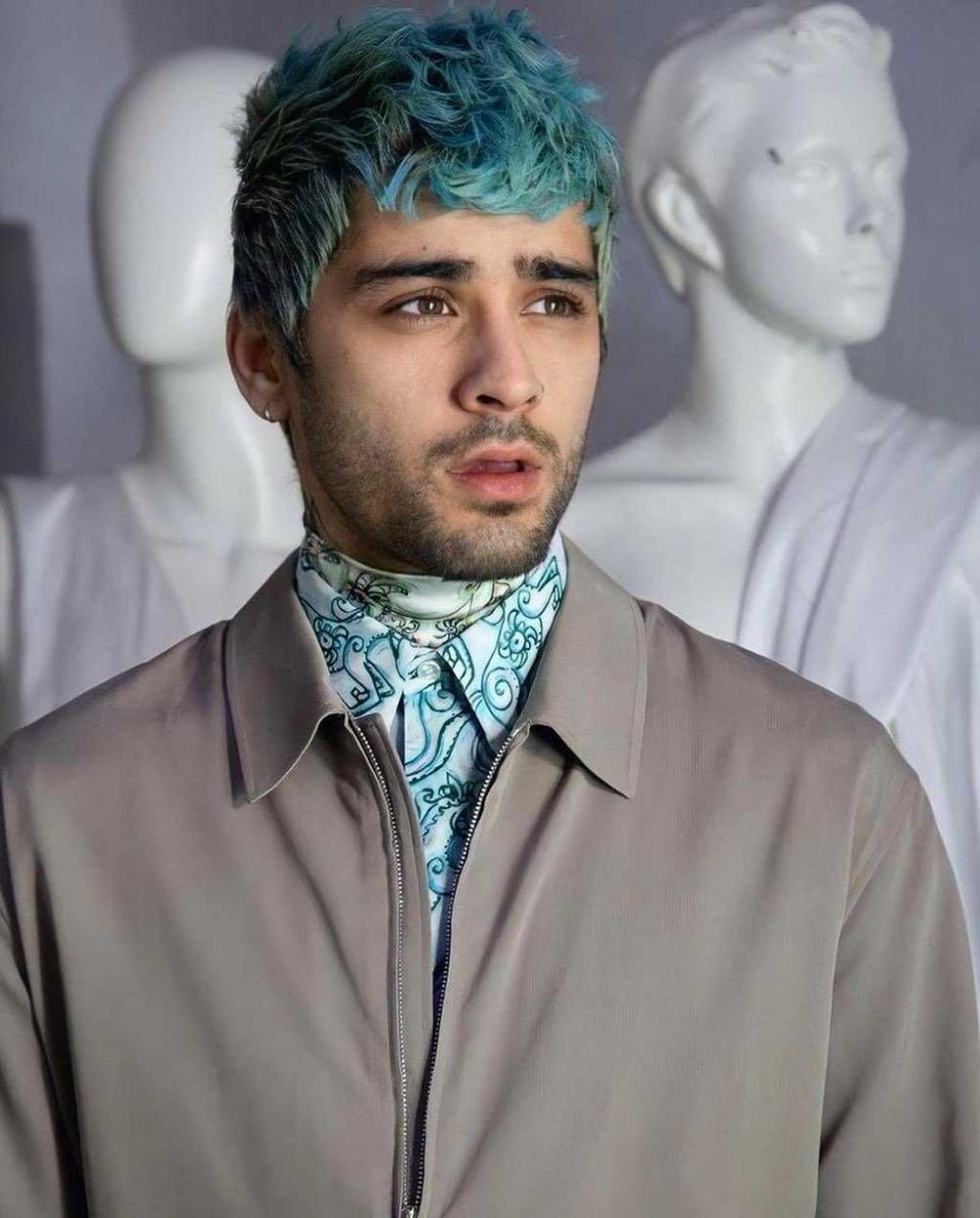 Potret Zayn Malik Dengan Rambut Biru