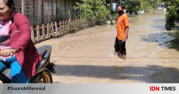 Banjir bandang di kabupaten bojonegoro, ratusan rumah terendam