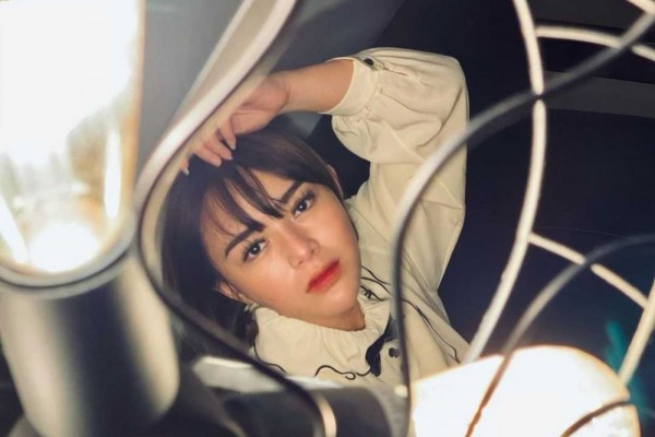 10 Pesona Amanda Manopo dengan Gaya Rambut Pendek Berponi, Manis Abis!
