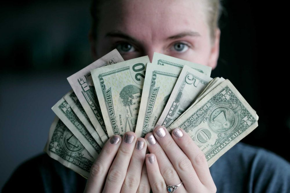 5 Alasan Mengapa Uang dan Kebahagiaan adalah Hal yang Saling Berkaitan