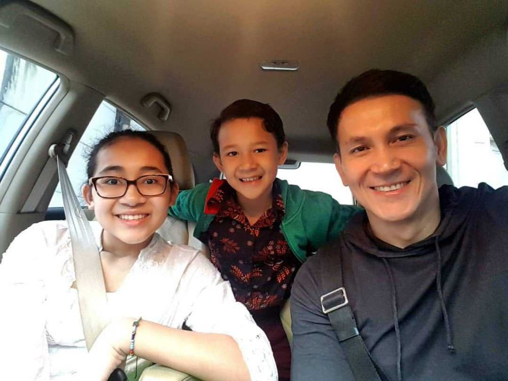 Salut Banget, 9 Artis Single Father Dikenal Jago Mengasuh Anak