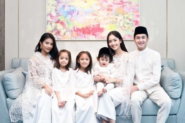 10 Artis Ini Nikah dengan Mantan Suami atau Istri Artis Lain