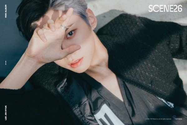 Siap Comeback 5 April, 9 Potret Terbaru Lee Jinhyuk yang Bikin Oleng!