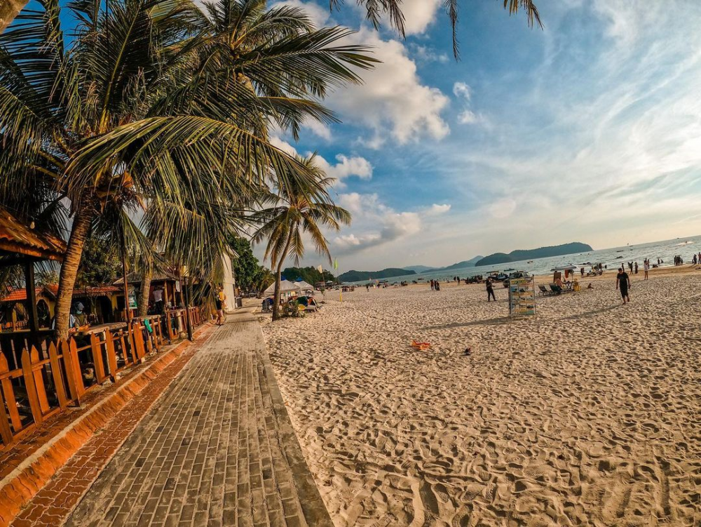 Pantai Terindah di Langkawi Malaysia 