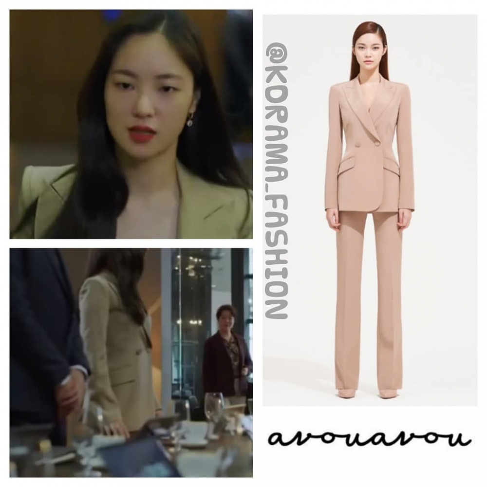 Tampil Formal 10 Harga Outfit Jeon Yeo Bin di Vincenzo