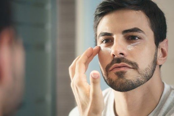 7 Rekomendasi Eye Cream untuk Atasi Mata Panda, Coba Yuk!