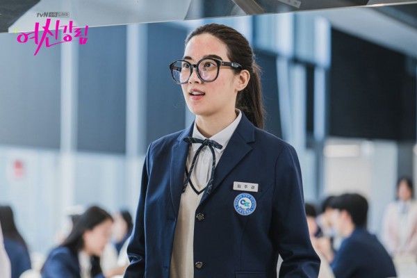 5 KDrama yang Karakter Utamanya Berubah dari Kumel Jadi Glow Up!