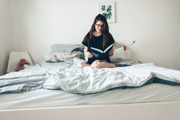 9 Inspirasi Kamar Tidur Minimalis, Simpel dan Tetap Nyaman!