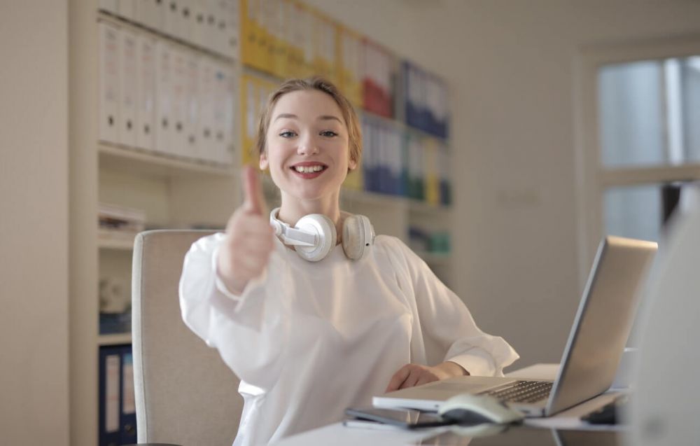 Bisa Bikin Kamu Stres Sendiri, 5 Tips Atasi Sering Berpikir Negatif!