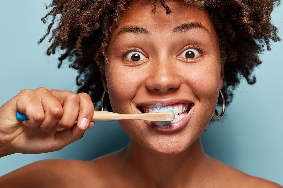 7 Cara Menjaga Mulut Tetap Segar selama Puasa, Anti Bau Napas!