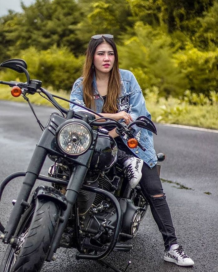 9 Adu Gaya Wika Salim Vs Via Vallen Tunggangi Moge, Usia Sama 29 Tahun