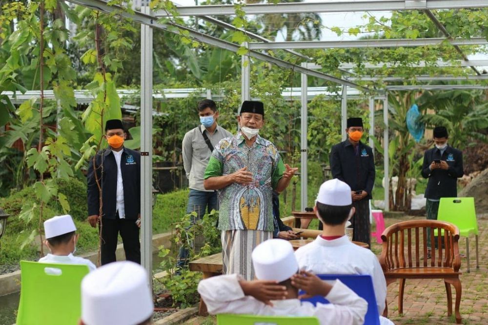 10 Potret Bukti Nyata Gubernur Banten, Wahidin Halim, Gemar Berkebun 