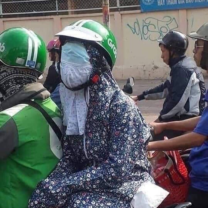 Kocak tapi Nekat, 10 Potret Penumpang Ojol Ketiduran