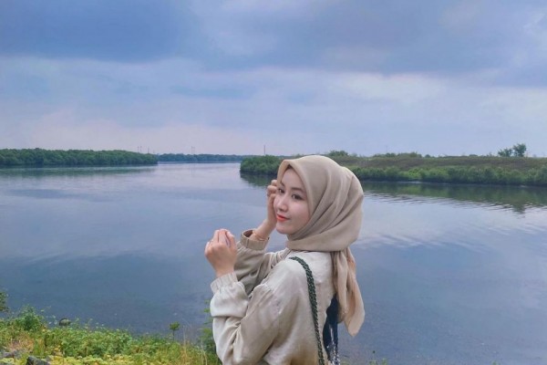 12 Ide Fashion OOTD Korean Style ala ARMY BTS Monica Sahara