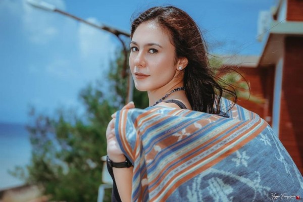 Berulang Tahun ke-40, 10 Potret Wulan Guritno Bak Masih ABG