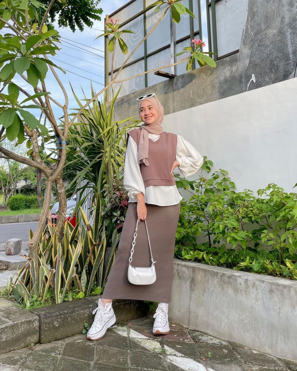 Inspirasi Padu Padan Vest dengan Hijab