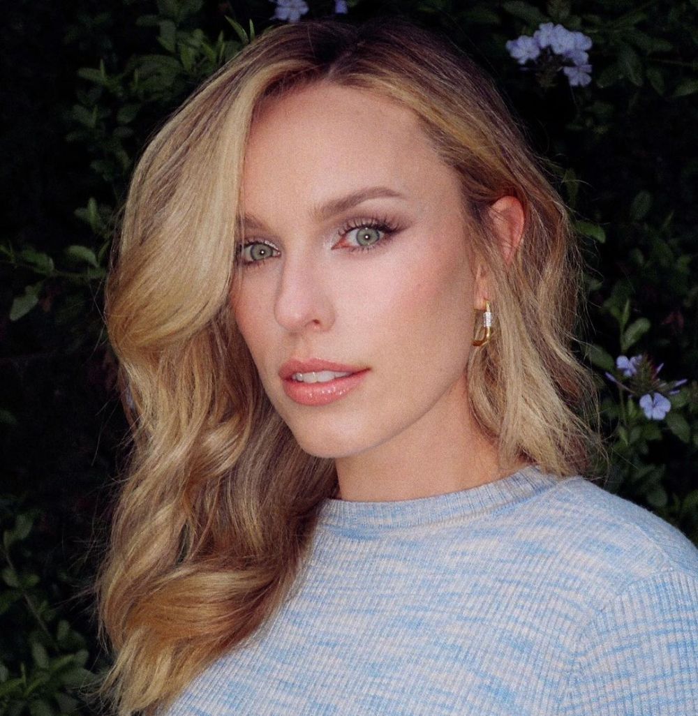 9 Potret Kece Jessica McNamee, Sonya Blade di Mortal Kombat