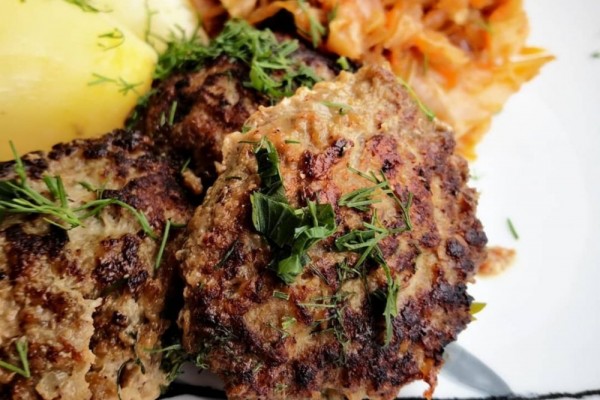 5 Makanan Khas Latvia Berbahan Dasar Daging, Nikmat dan Bikin Ngiler!