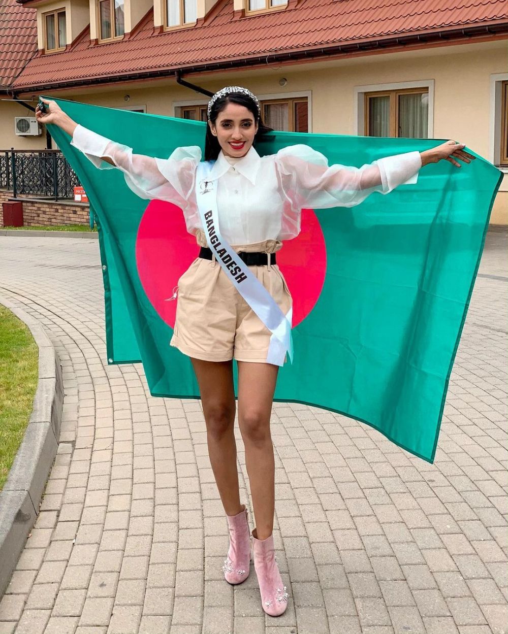 9 Pesona Miss Universe Bangladesh 2020 Tangia Zaman