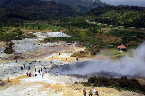 21 Tempat Wisata di Dieng Terpopuler 2023, Alamnya Mempesona