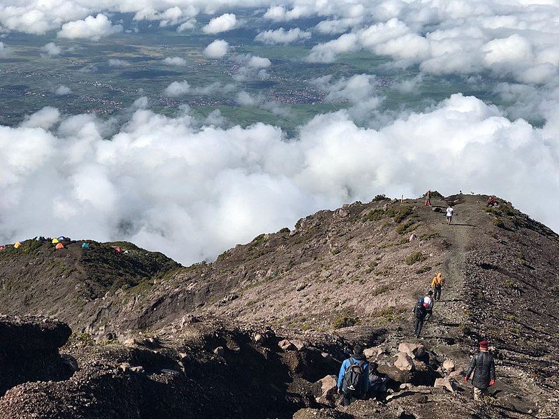 Dua Orang Pendaki Hilang di Gunung Malabar