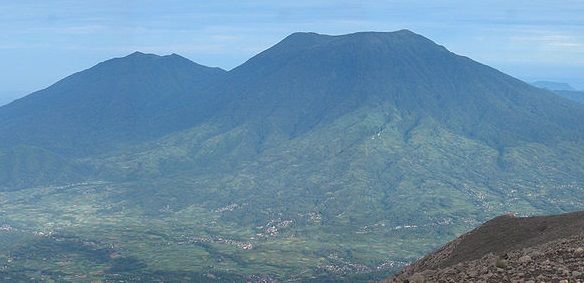 Gunung Marapi Sumbar Erupsi, Semburkan Abu Setinggi 400