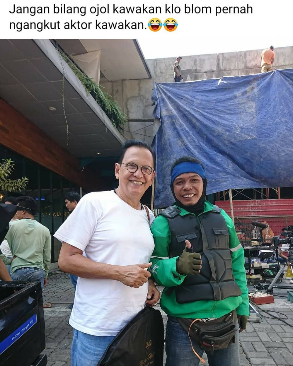 Wih, Bakal Ramai Pelanggan! 9 Potret Abang Ojol Mirip Artis