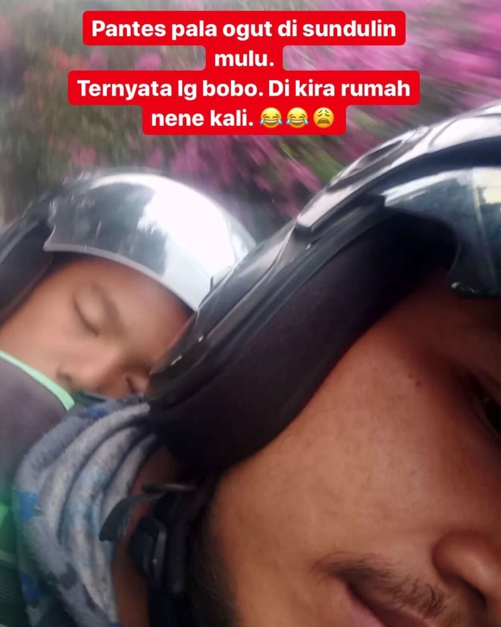 Kocak tapi Nekat, 10 Potret Penumpang Ojol Ketiduran