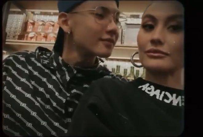 10 Kebersamaan Agnez Mo Dan Model Adam Rosyadi