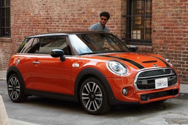 5 Merek Mobil yang Punya Desain Ikonik, Sekali Lihat Pasti Terpikat