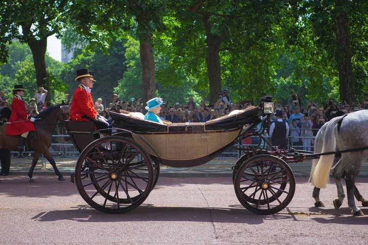 Tutup Usia, Segini Harta Kekayaan Ratu Elizabeth II