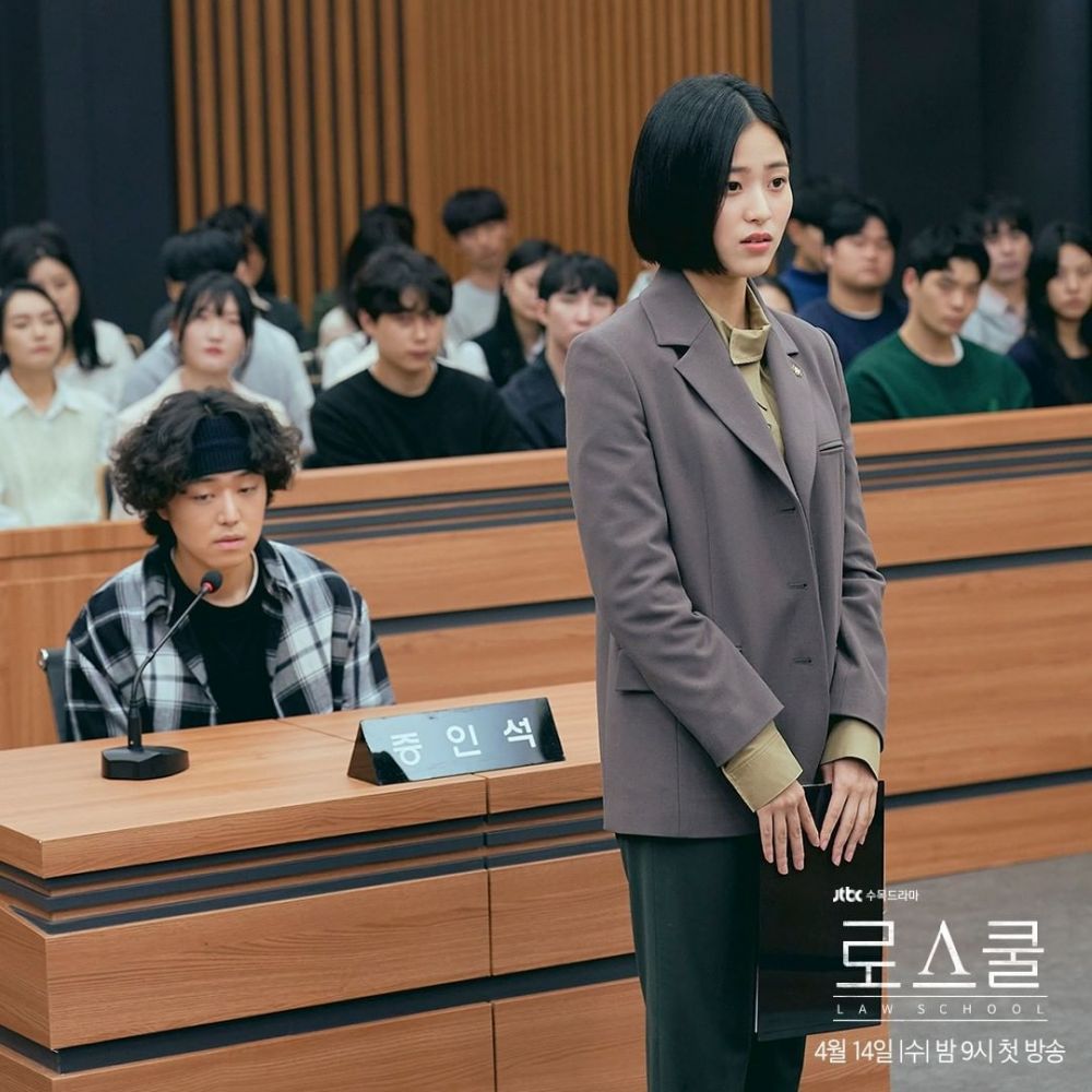 Gak Ekspresif, 9 Potret Lee Soo Kyung di Drama Law School