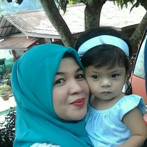 Bak Pinang Dibelah Dua, 9 Potret Reyna Ikatan Cinta dengan Ibu Aslinya