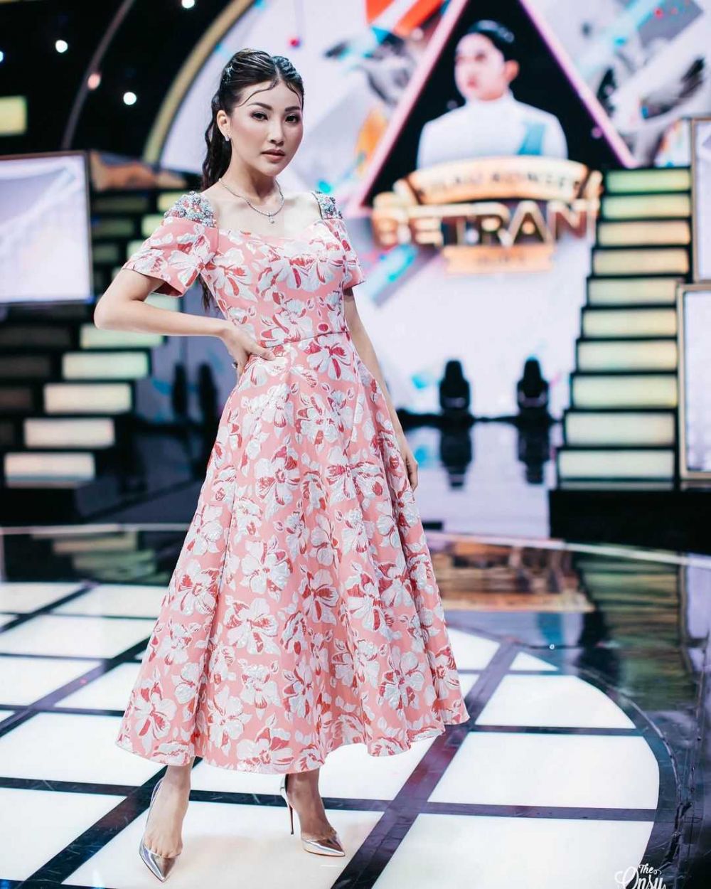 Fashionable dan Berkelas Banget! 9 Potret Istri Komedian Beken