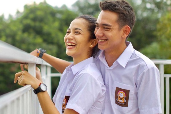 Ada Posesif, 5 Rekomendasi Film Romance Lokal yang Gak Bikin Cringe