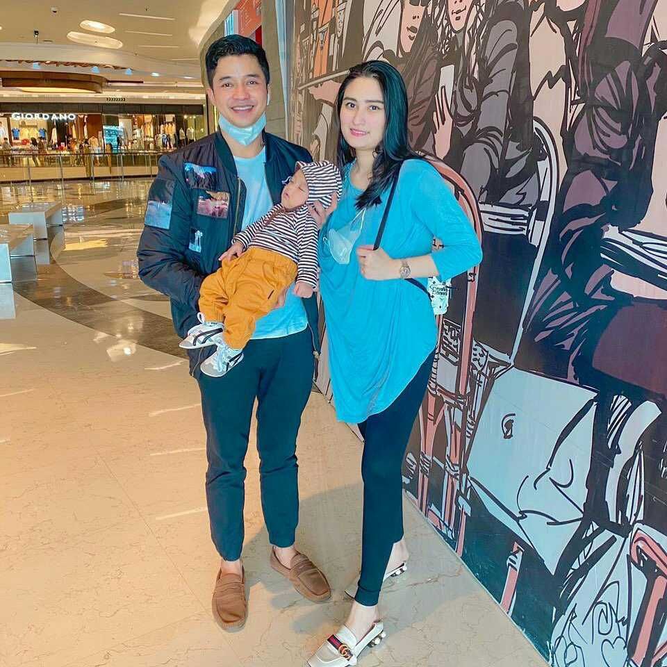 Potret Adly Fairuz Dan Istri Saat Mengasuh Baby Ardashir