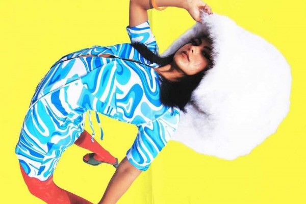 Anti Mainstream, 10 Pemotretan Terbaru Camila Mendes yang Super Fun