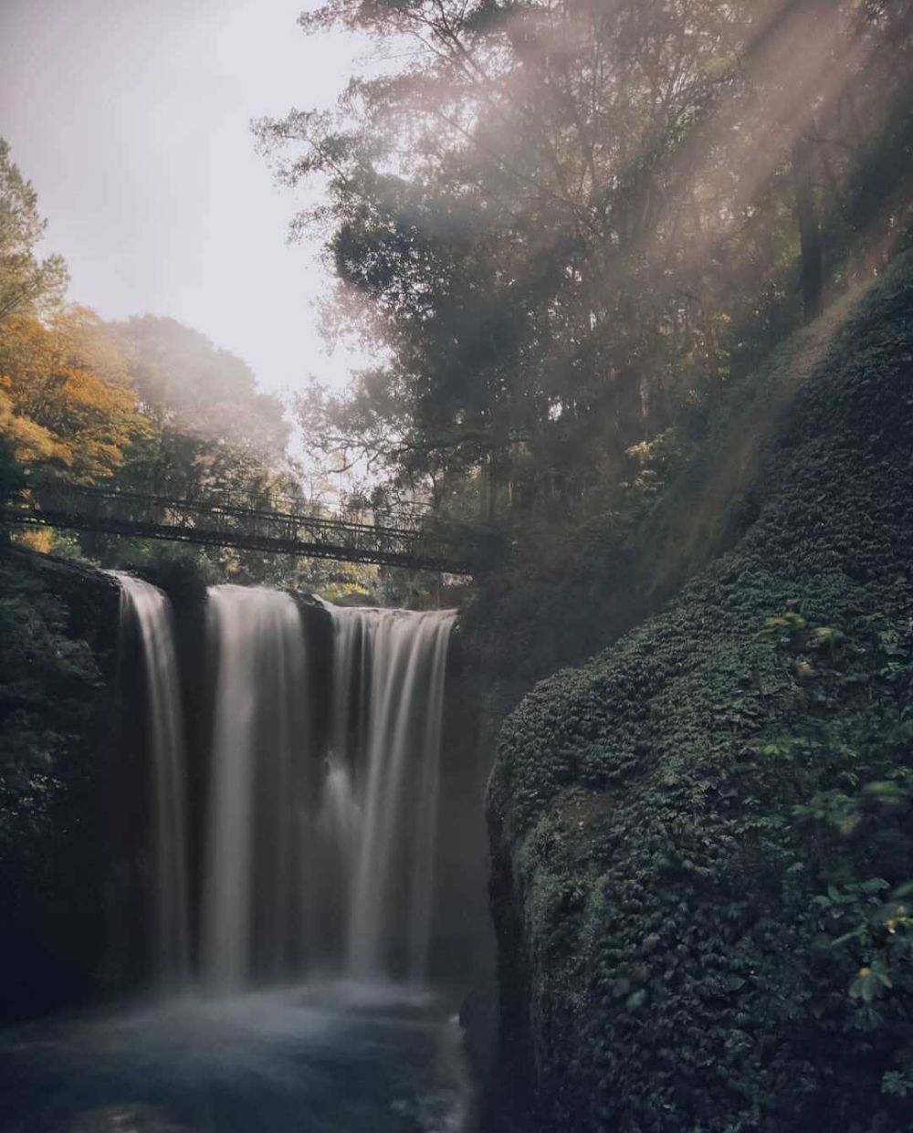 7 Tempat Wisata Curug yang Paling Eksotis di Bandung Raya, Memukau!