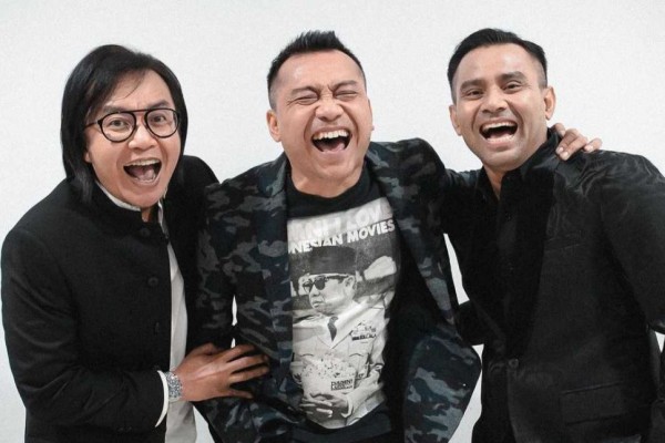 Dikenal Humble, 10 Potret Keakraban Ari Lasso dan Teman Artisnya