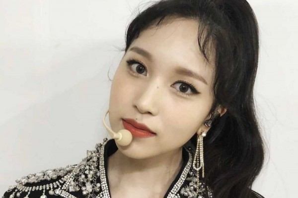 9 Potret Mina TWICE dengan Gaya Rambut Ponytail, Menawan Banget!
