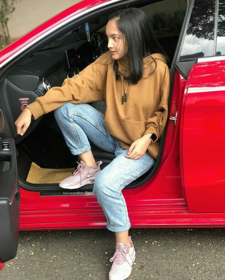 Bakal Anak Sambung Ifan Seventeen, 9 Pesona Safa Ricci Amanda