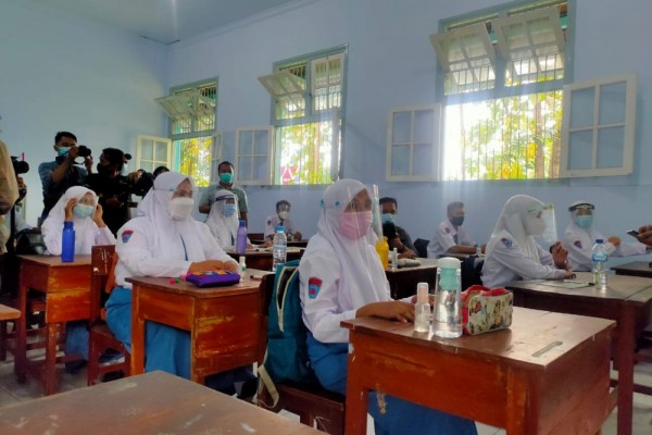 Catat! Ini Syarat PTM 100 Persen SMA/SMK dan SLB di Jatim