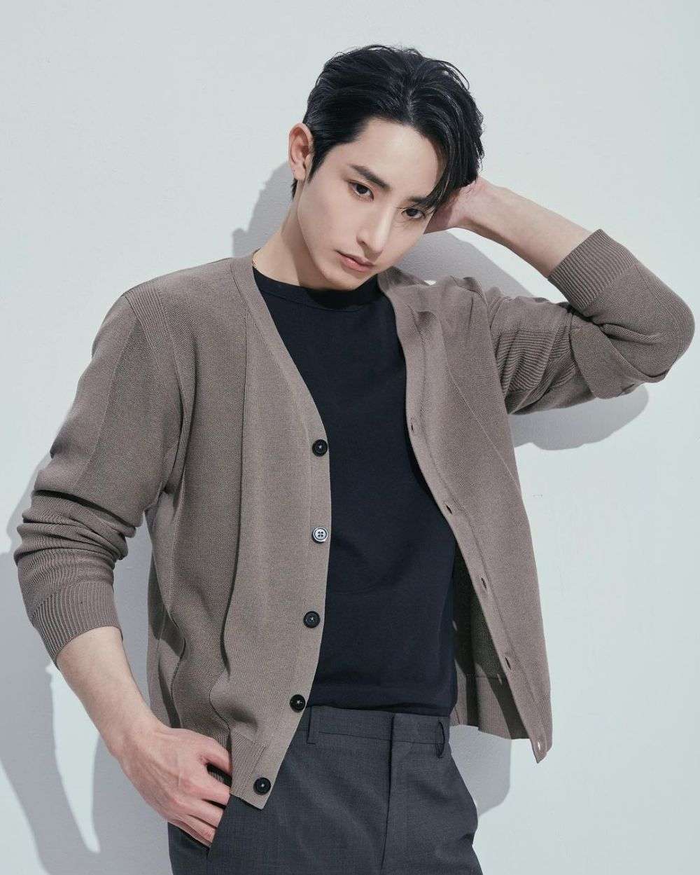 10 Potret Lee Soo Hyuk Di Drama Doom At Your Service 5403