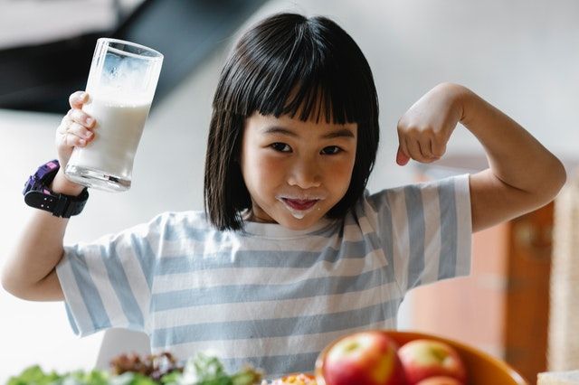 Susu UHT Picu Obesitas dan Diabetes Anak? Ini Tips Memilihnya
