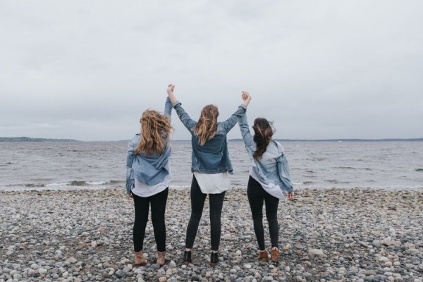 6 Cara yang Bisa Dilakukan Perempuan untuk Mendukung Sesamanya