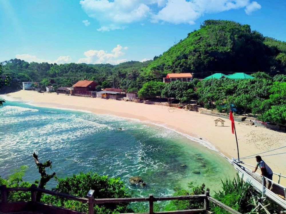 6 Pantai Yogyakarta yang Punya Panorama Indah dan Kuliner Enak