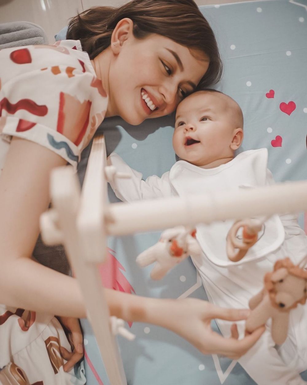Mandiri dan Tangguh, 10 Potret Kimberly Ryder Asuh 2 Anak