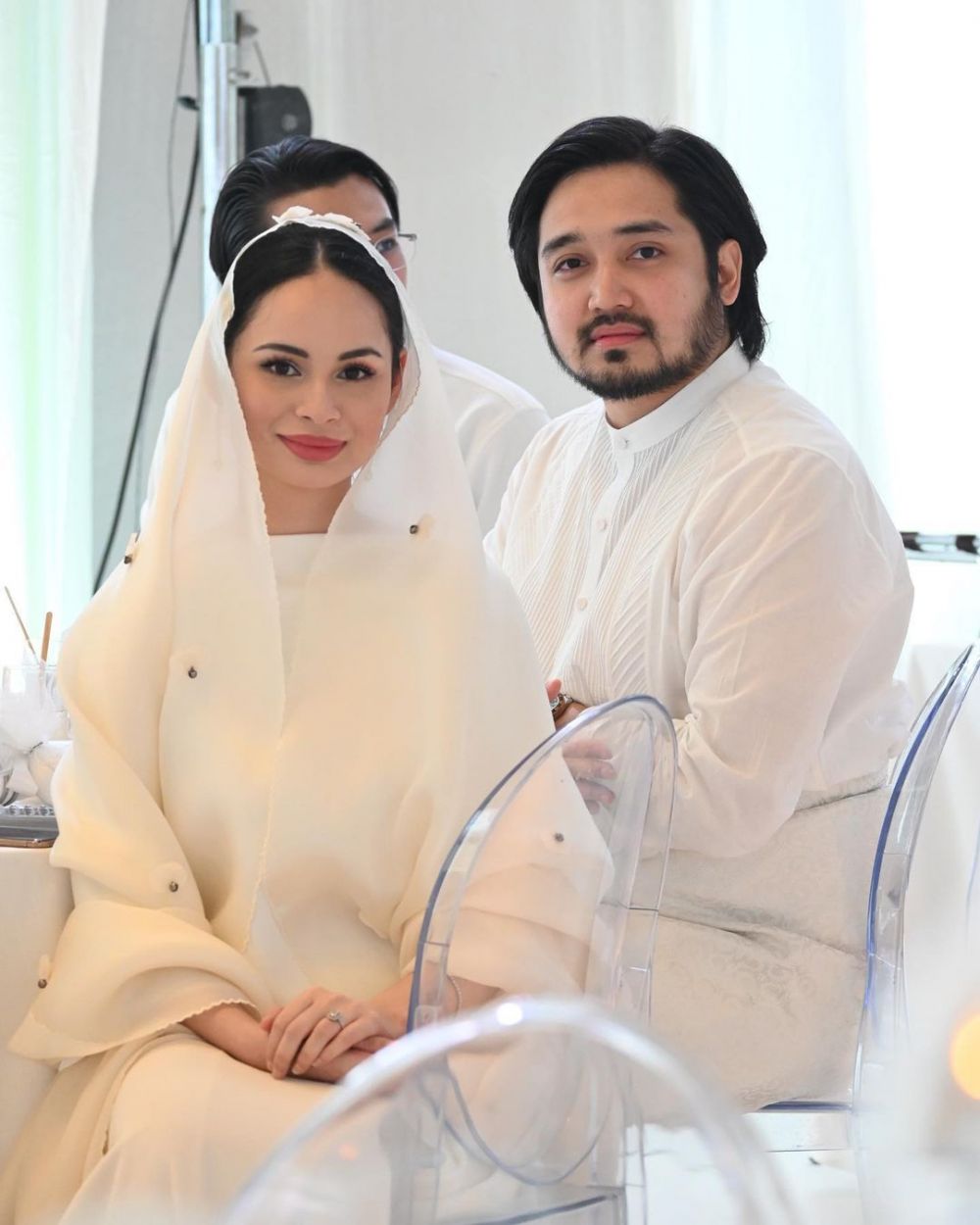 Adib Khalid Bersama Istri (instagram.com/izaraaishahofficial)